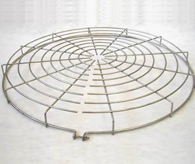 Wire mesh light guard in round shape